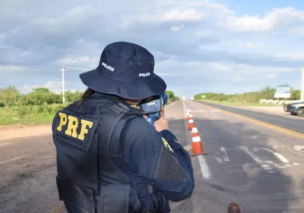 PRF realiza operação Carnaval 2025 para garantir a fluidez do trânsito e prevenir acidentes