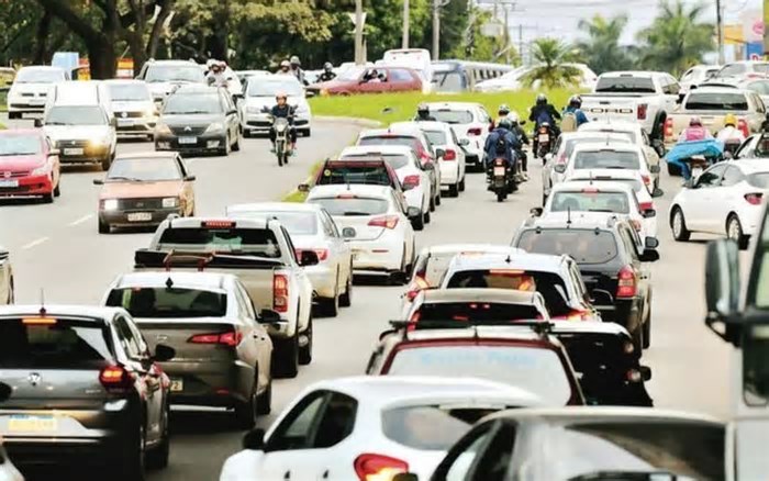 Prefeitura vai proibir estacionamento em avenidas, criar vagas rotativas e implantar semáforos inteligentes; veja locais das mudanças