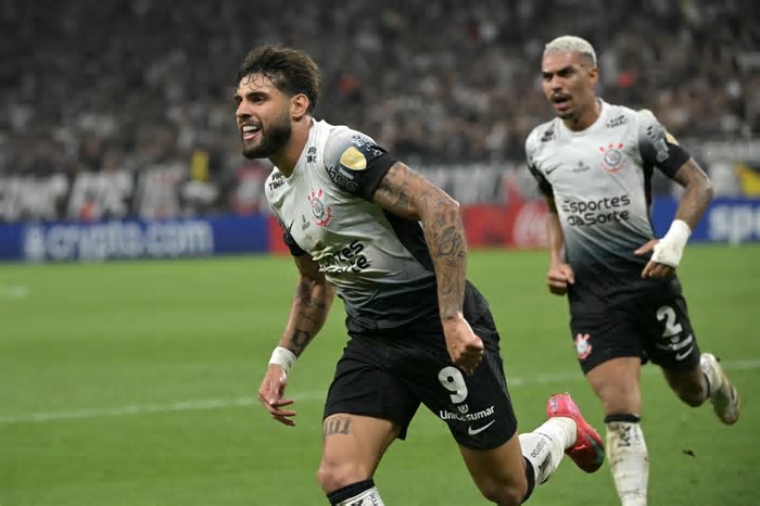 Corinthians vence a Universidad Central e avança para a terceira fase da Libertadores