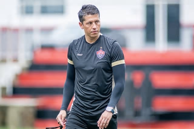 A declaração de Thiago Carpini após a classificação do Vitória na Copa do Brasil