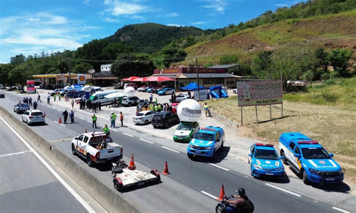 DER-RJ realiza blitz educativa na Via Lagos às vésperas do carnaval