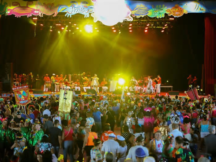 Carnaval 2025: Baile Municipal da Pessoa Idosa acontece nesta terça (25); confira programação