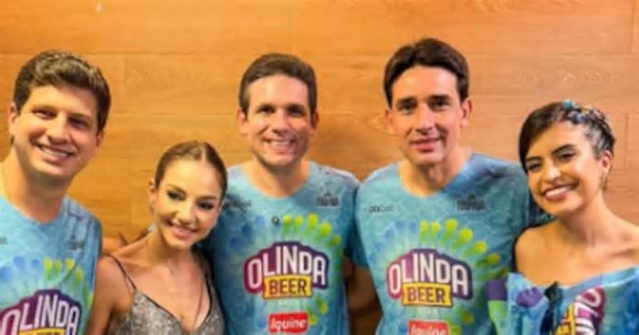 Motta participa de pré-carnaval ao lado de João Campos e ministro cotado para substituir Padilha