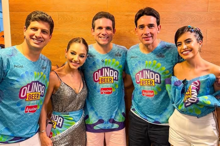Hugo Motta curte pré-Carnaval em Olinda ao lado de João Campos, Tabata e Silvio Costa Filho