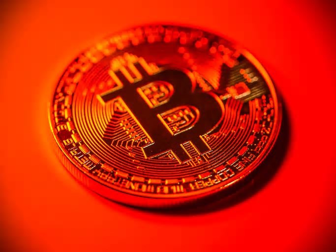 Criptomoedas hoje: bitcoin cai para US$ 86 mil em 