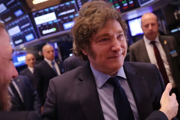 A resposta de Milei a escândalo de criptomoedas: 'Se você vai ao cassino e perde dinheiro, qual a reclamação?'