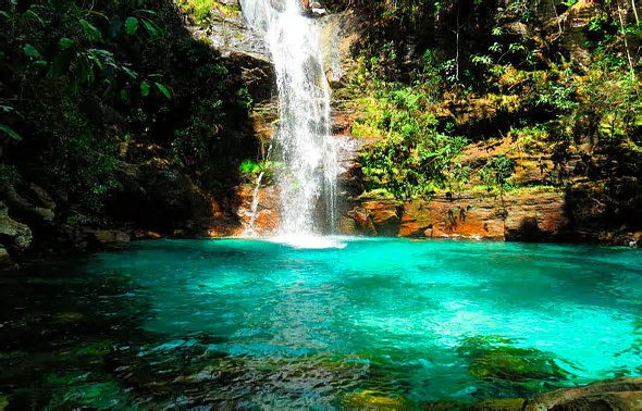 10 paraísos de cachoeiras para escapar da folia próximo a Sete Lagoas
