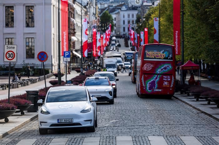 Noruega se aproxima da meta de ter 100% dos carros vendidos totalmente elétricos
