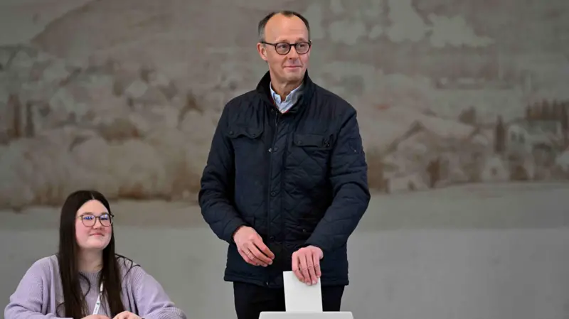 Conservadores vencem eleição na Alemanha, mas direita radical tem votação recorde, indicam projeções