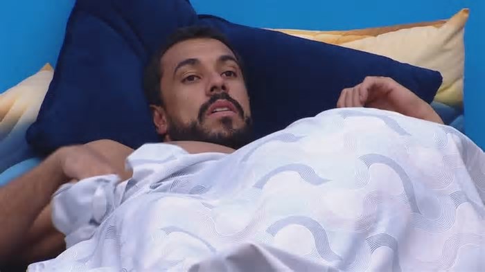 Maike passa mal e é levada às pressas para atendimento médico; saiba motivo