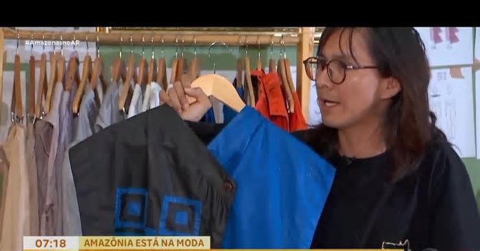 Estilistas e designers amazonenses criam acessórios e peças de roupa com matéria-prima regional