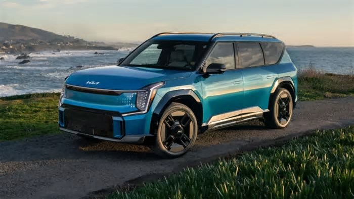 Kia EV9 chega ao Brasil para desafiar SUVs elétricos de luxo; veja o preço