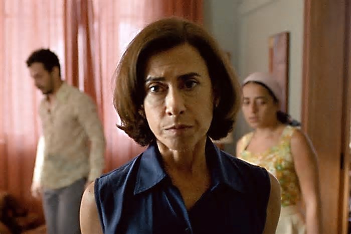 Deputada quer obrigar escolas a exibirem filme Ainda Estou Aqui