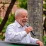 No Brasil, pessoas com 60 anos ou mais têm direito a viagens gratuitas nos transportes públicos.