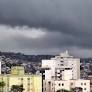 Segundo a Defesa Civil, a chuva deve chegar a 50 milímetros em BH, com raios e rajadas de vento.