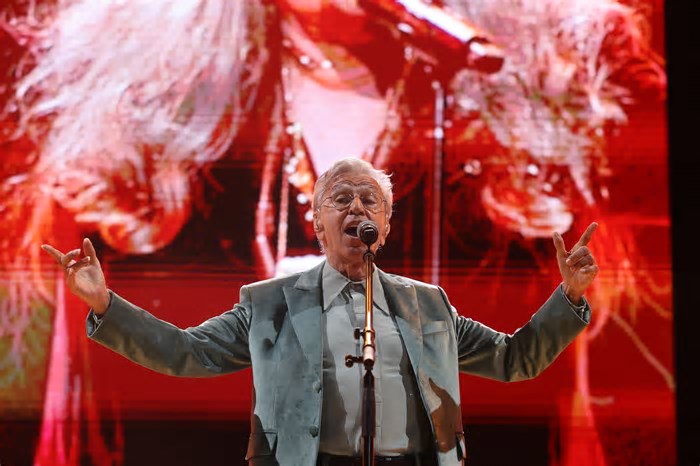 Em Salvador, Caetano canta novamente louvor e explica interesse por evangélicos
