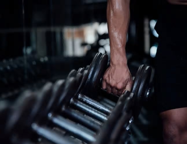 Excesso de treino: a partir de que ponto a academia pode ser um perigo