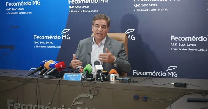 Repatriados ganham apoio e solidariedade em BH antes da volta para casa