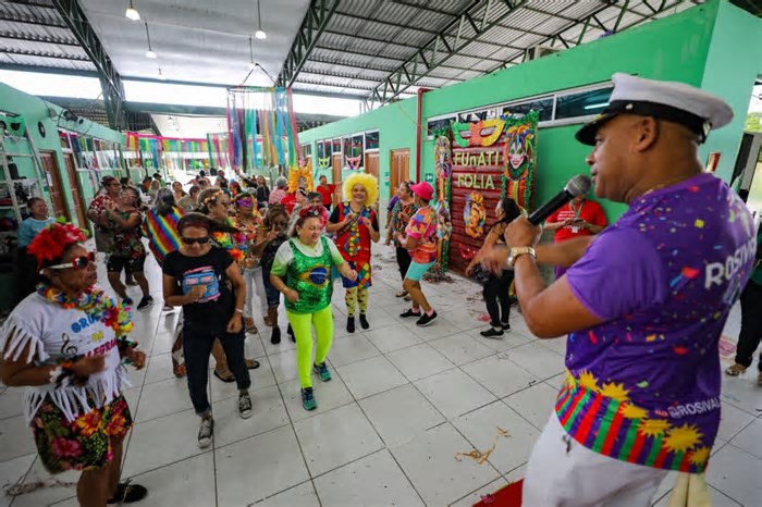 Parcerias Que Transformam: FUnATI realiza bloco de Carnaval para alunos 60+