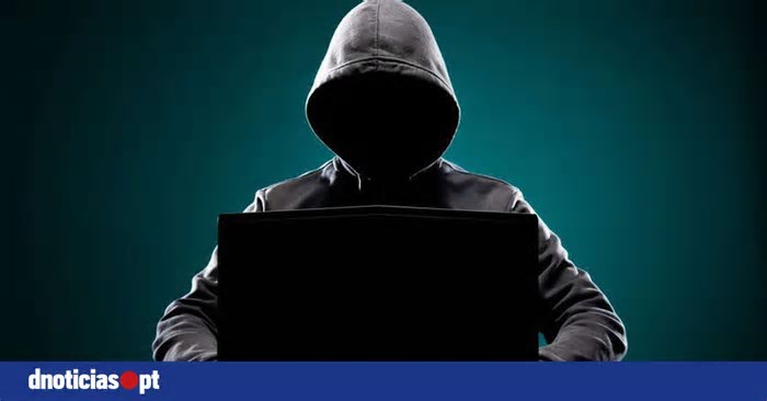 Jovem que criou modelo informático para cibercrime proibido de frequentar fóruns de 'hackers'