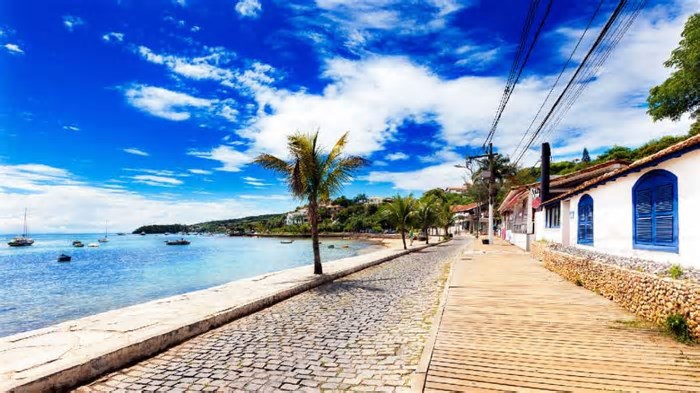 Vila de pescadores ficou conhecida como a 'Saint Tropez Brasileira'; conheça