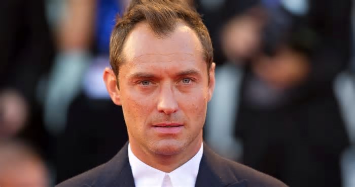 Este thriller com Jude Law tem 92% no Rotten Tomatoes está disponível no streaming