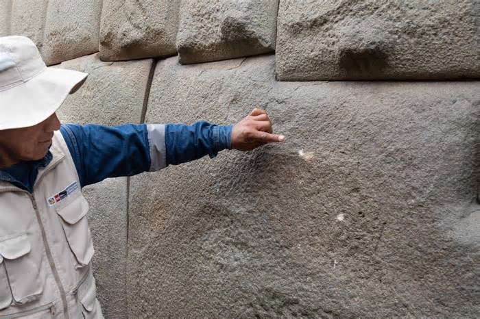 O que é a pedra de 12 ângulos, joia da arquitetura inca vandalizada de forma irrecuperável