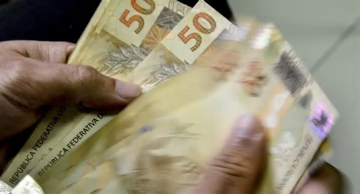 Famílias estão menos endividadas e mais cautelosas com gastos