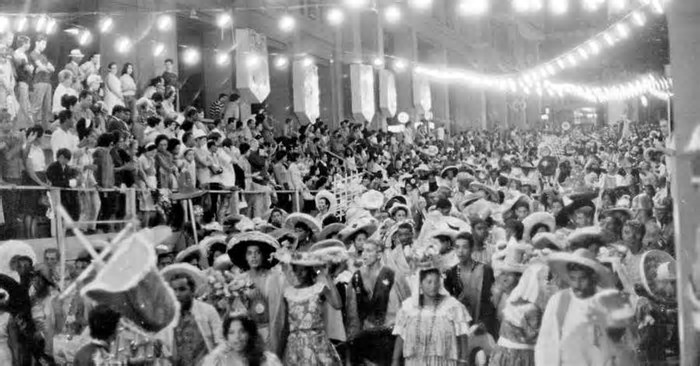 Avenida Borges de Medeiros conta história de uma época marcante do carnaval de Porto Alegre