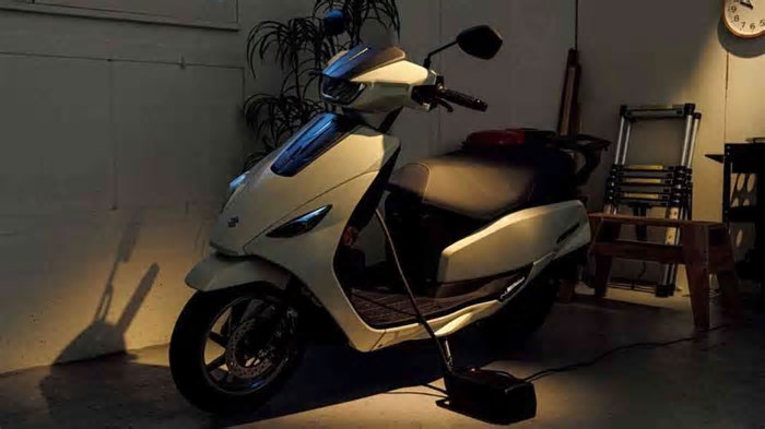 Suzuki lança sua primeira scooter elétrica e-Address com autonomia de 87 km no mercado indiano