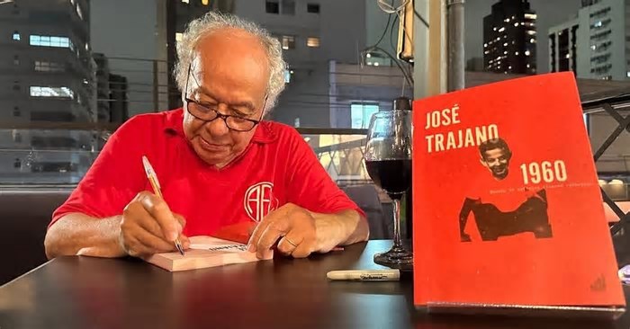 José Trajano lança livro '1960: Quando as estrelas ficaram vermelhas' no Rio de Janeiro