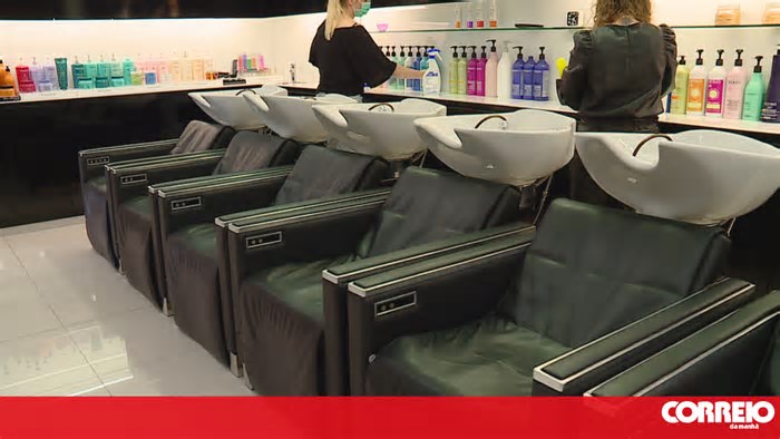Lavar o cabelo no cabeleireiro pode ser perigoso para a saúde? A ciência explica