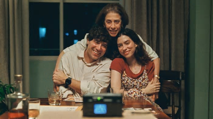Com mais três prêmios, 'Ainda Estou Aqui' supera 5 milhões de espectadores no Brasil