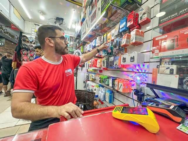 Com mais restrição, pequeno empresário vive de tentar crédito