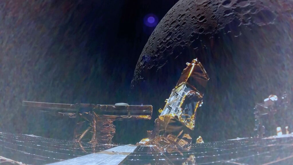 O convés superior do Blue Ghost da Firefly Aerospace pode ser visto na primeira imagem do módulo de aterragem no espaço, tirada a 15 de janeiro • Firefly Aerospace via CNN Newsource
