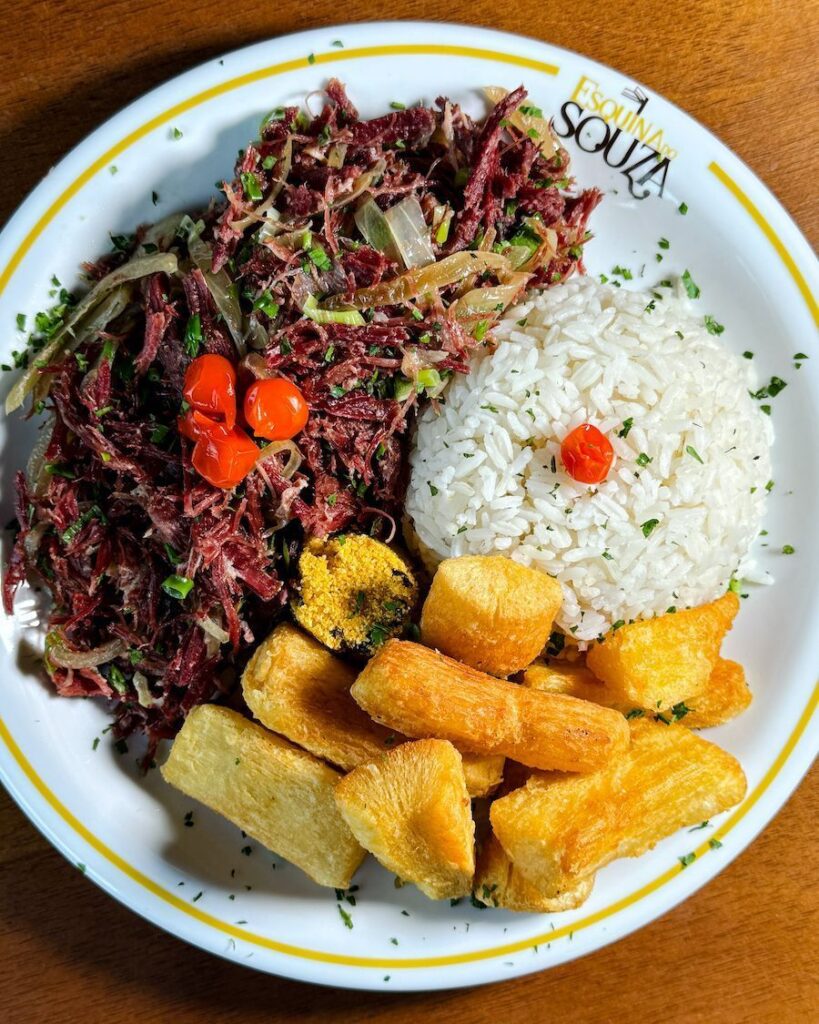 Prato do Esquina do Souza que tem cozinha comandada pela chef Tati Balbino • Paulo Naccif