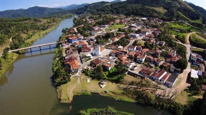 Cidade do interior de SP é conhecida como a 'Capital das Cavernas e Cachoeiras'