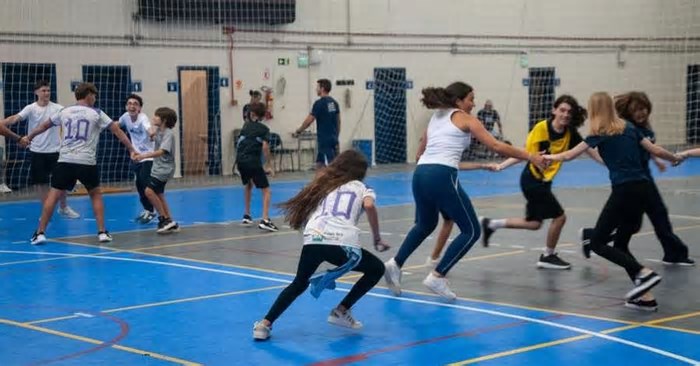 Volta às aulas é marcada por integração e atividades lúdicas para alunos da rede privada em Porto Alegre