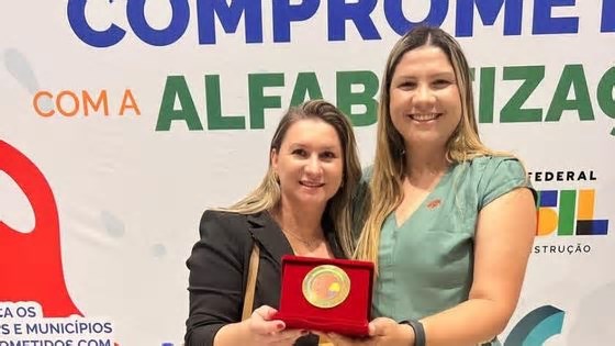 Umuarama recebe Selo Ouro Nacional por compromisso com a alfabetização