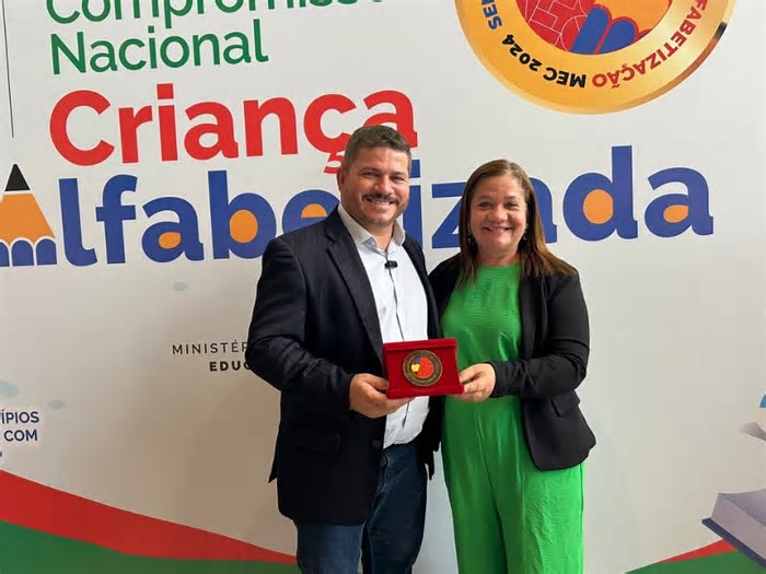 Epitaciolândia recebe Selo Nacional de Compromisso com a Alfabetização concedido pelo Governo Federal