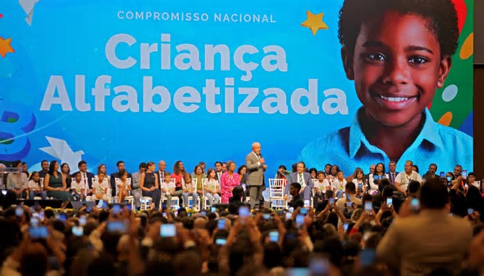 Tocantins recebe, em Brasília, Selo Ouro em reconhecimento a políticas educacionais do Governo do Estado na alfabetização de crianças