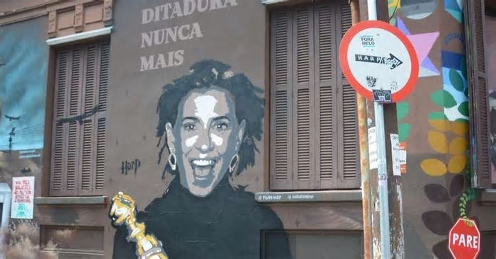 Fernanda Torres é homenageada com mural em Porto Alegre