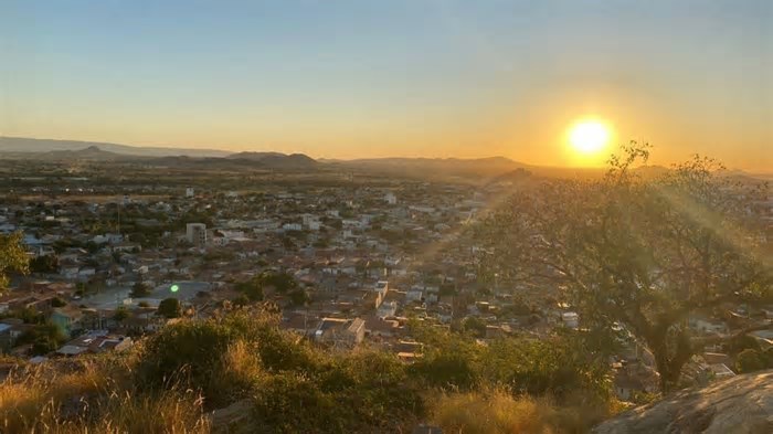 Semana deve ter chuvas no litoral e chegada da onda de calor ao interior da Bahia