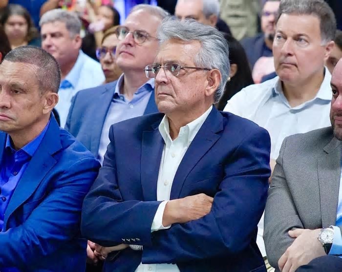 Pauderney Avelino é homenageado na Fieam pela atuação na reforma tributária
