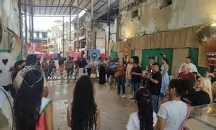 Projeto oferece oficinas gratuitas de iniciação teatral para jovens em Manaus
