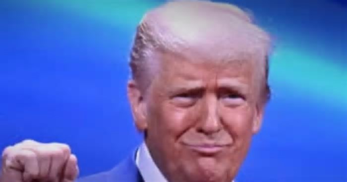 Sob aplausos no CPAC, Trump acena a Bolsonaro , chama Eduardo de amigo e exalta
