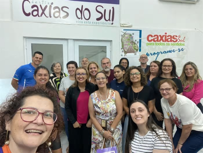 Guias que atuarão na Festa das Colheitas recebem capacitação em Caxias do Sul