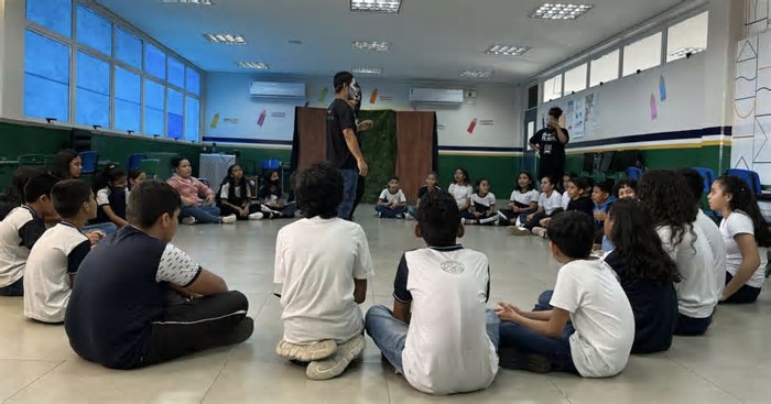 Manaus oferece oficinas gratuitas de iniciação teatral para jovens da zona leste