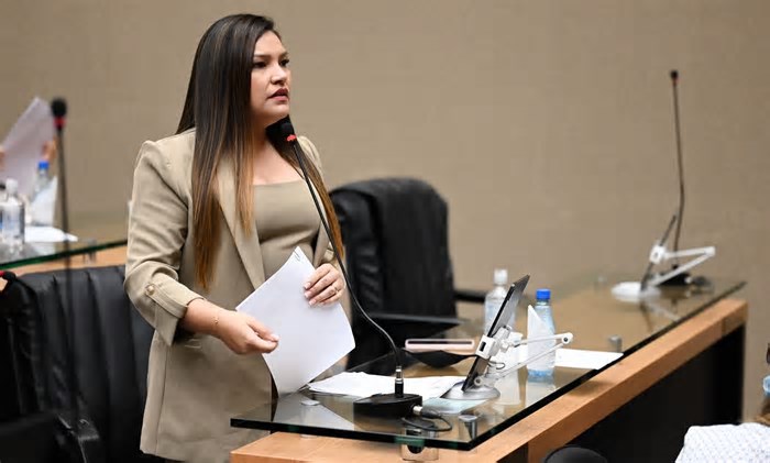 Deputada diz que está pensando se aceita secretaria de Wilson Lima