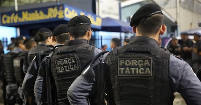 Foragido procurado por roubo é preso trabalhando como ‘flanelinha’ em Manaus
